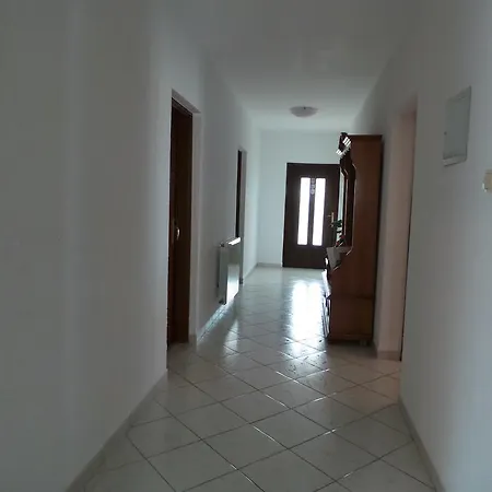 Apartment 3-bedroom In Novi Vinodolski/vinodolska Riviera 15346 Novi Vinodolski