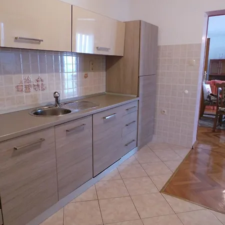 3-bedroom In Novi Vinodolski/vinodolska Riviera 15346